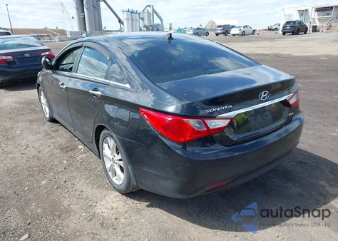 2013 Hyundai Sonata Limited z USA, uszkodzony, nr VIN 5NPEC4AC4DH608982